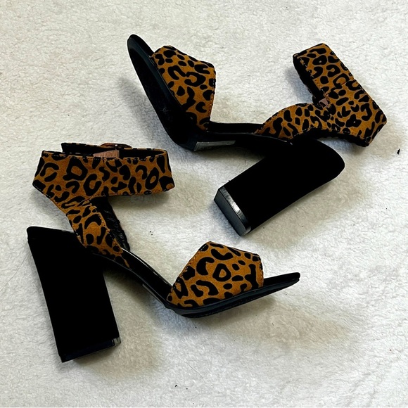 Qupid NWOB Leopard Print High Heel Sandal - Size 6 - Picture 9 of 11